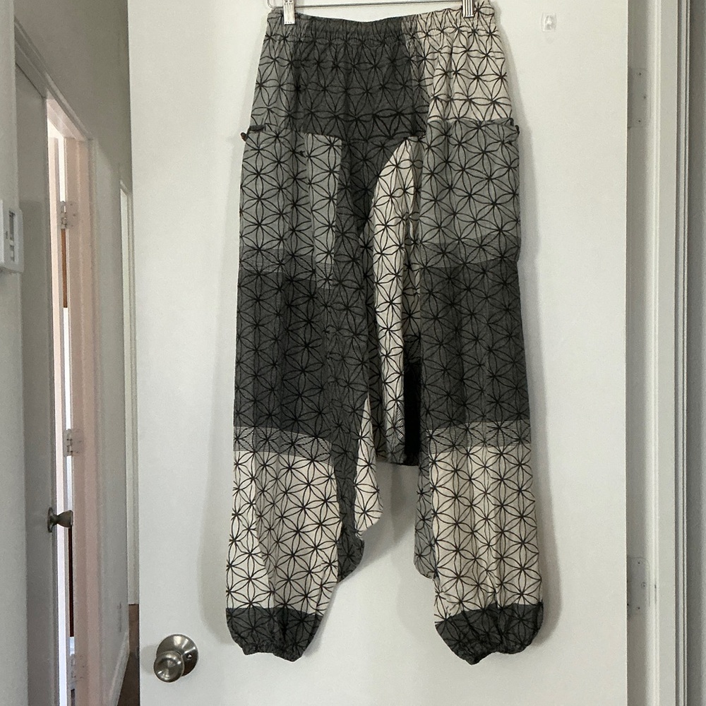 Black and Gray Geometric Harem Pants - Picture 2 of 4